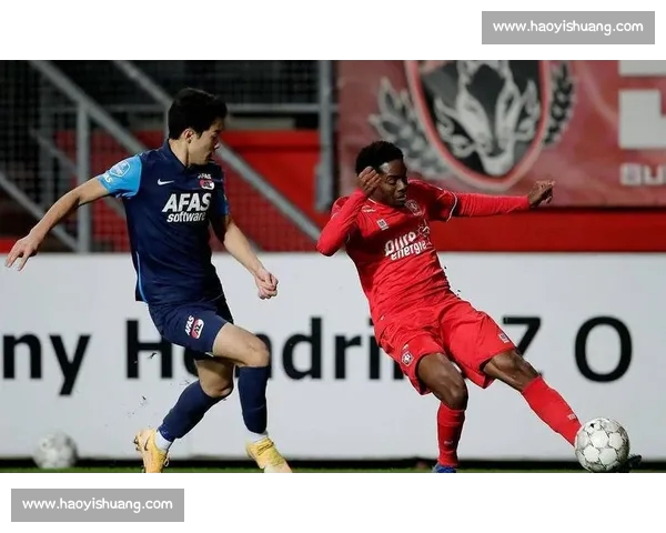 精彩对决：足球比赛终极结果揭晓，胜者喜笑颜开败者深感遗憾